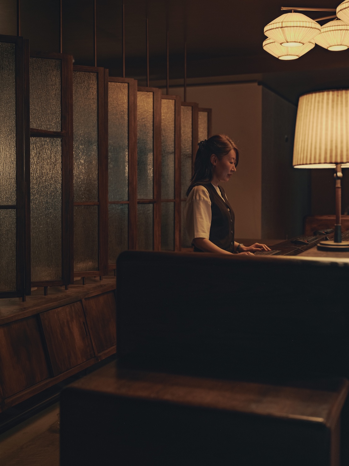 オニツカタイガーがSoho House Tokyoのトータルルックのユニフォームコレクションを共同開発