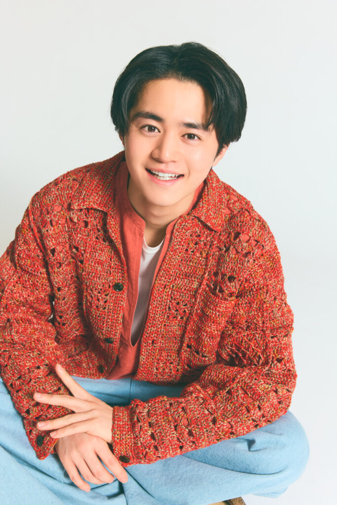 俳優　鈴鹿央士