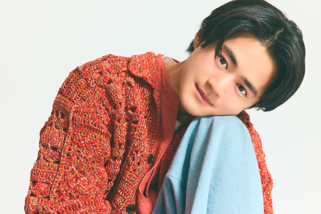 俳優　鈴鹿央士