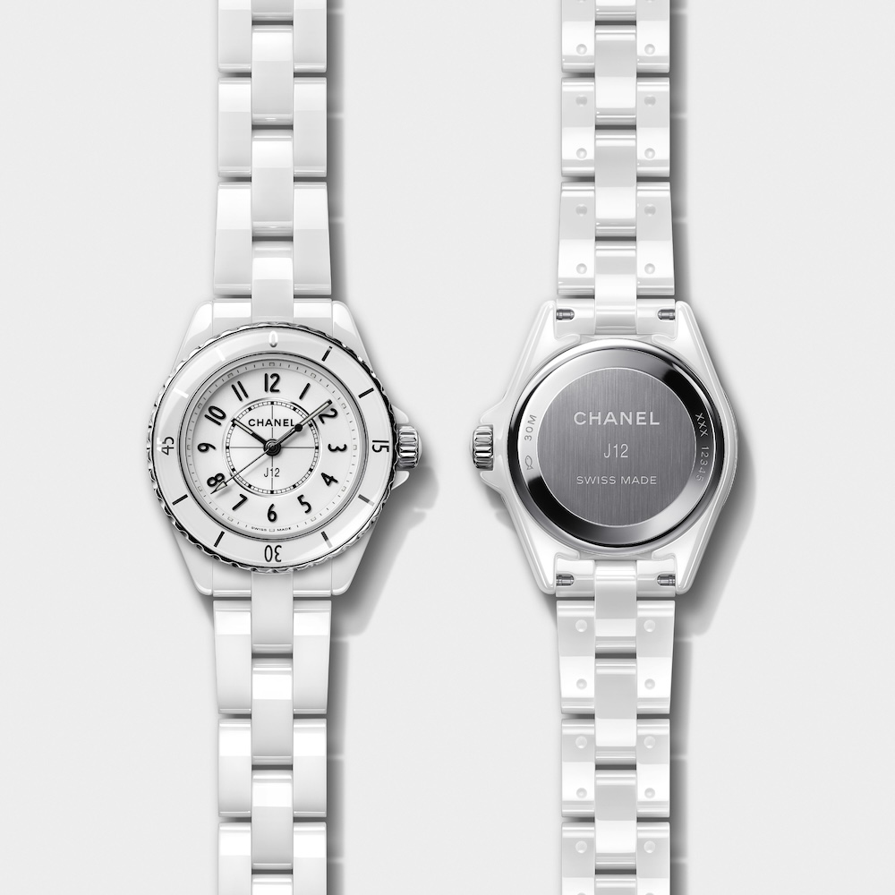 シャネルのアイコンウォッチ「J12」の新作「J12 28MM」