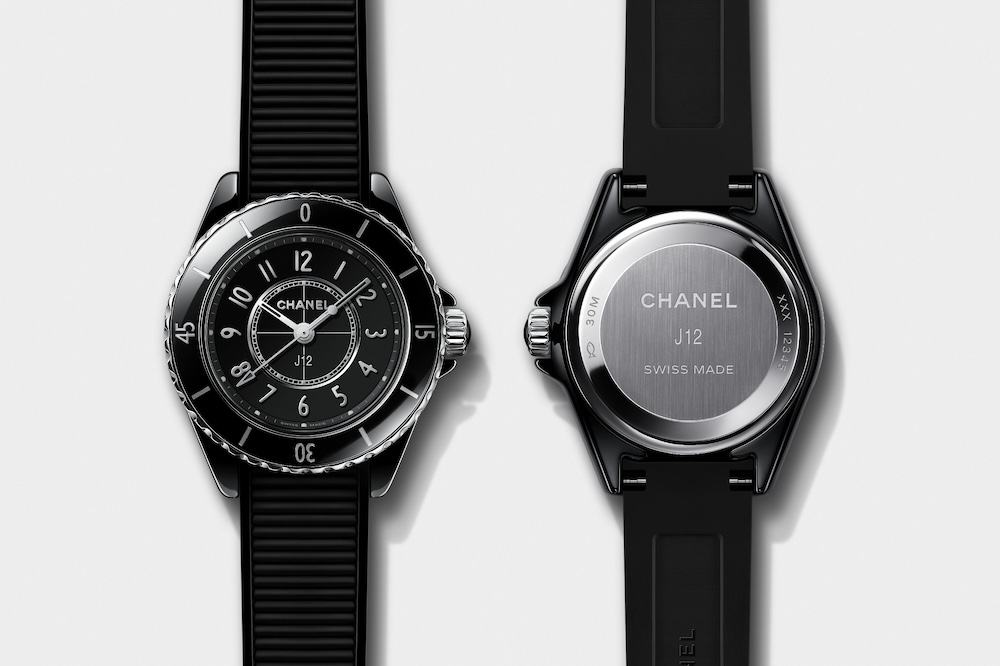 シャネルのアイコンウォッチ「J12」の新作「J12 28MM ラバーストラップモデル」