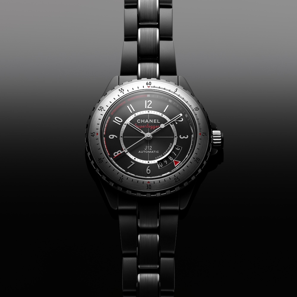 シャネルのアイコンウォッチ「J12」の新作「J12 SUPERLEGGERA キャリバー 12.1（42mm）」