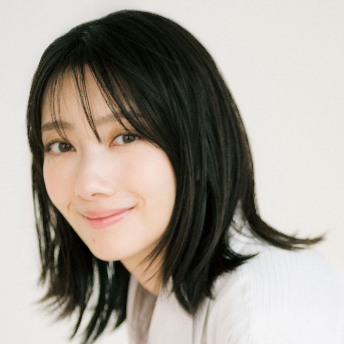 波瑠さん「身軽さを手放した」20代で決めた“大きな選択”【ドラマ「月夜行路ー答えは名作の中にー」主演】