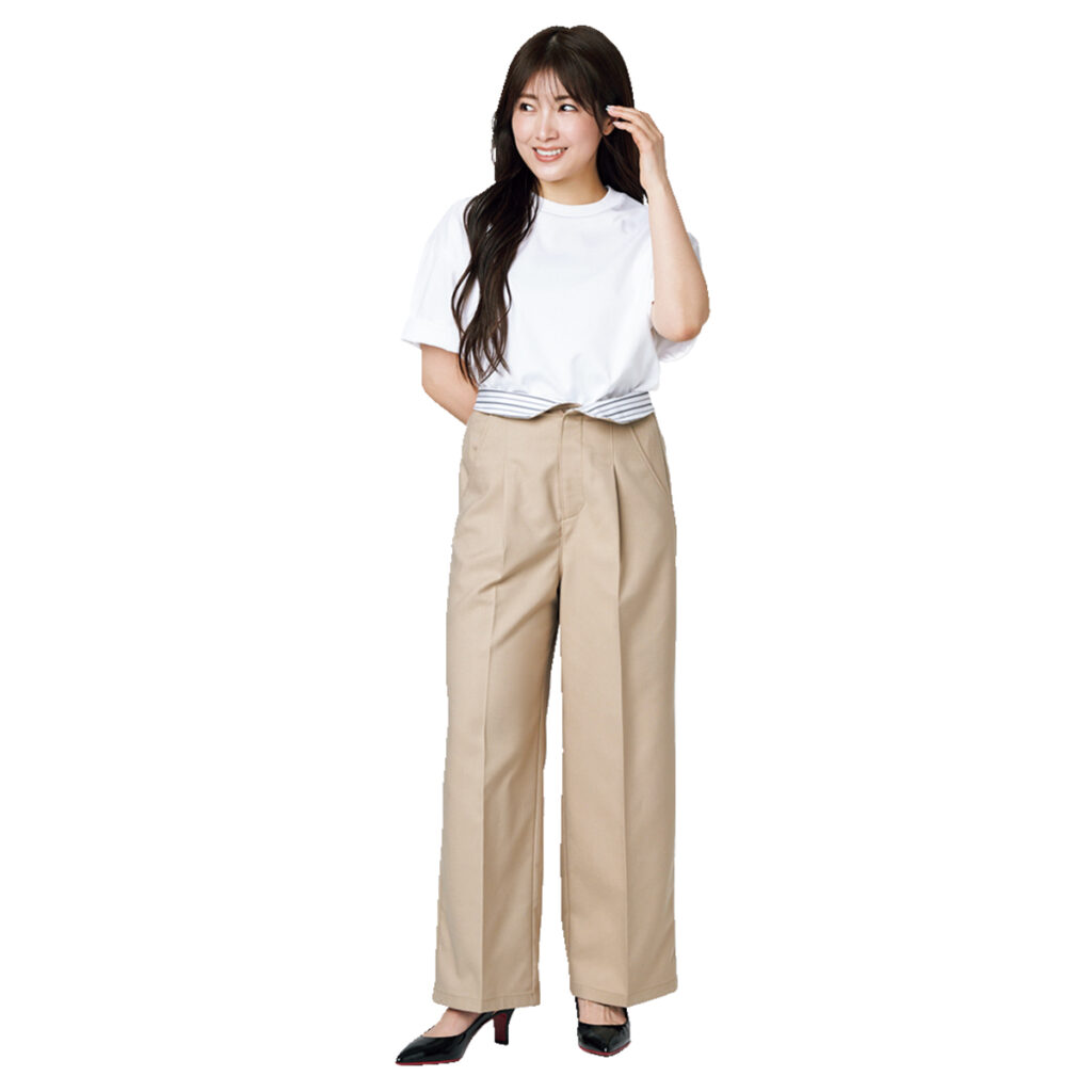 白Tにマーベルトパンツのコーデ