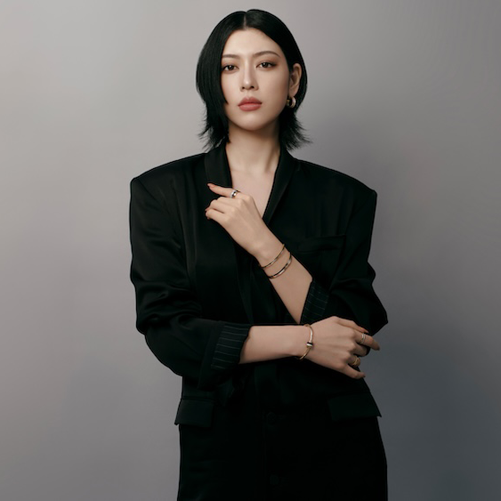 【ブシュロン】三吉彩花がメゾン フレンドに就任！ 新作ジュエリーをまとったヴィジュアルも公開