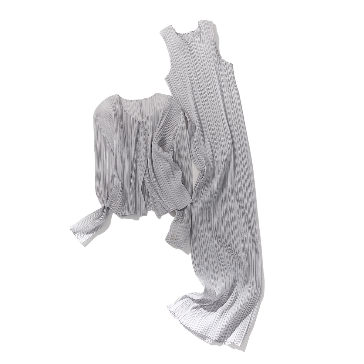 PLEATS PLEASEISSEY MIYAKE（プリーツ プリーズ イッセイ ミヤケ）のワンピース＆カーディガン