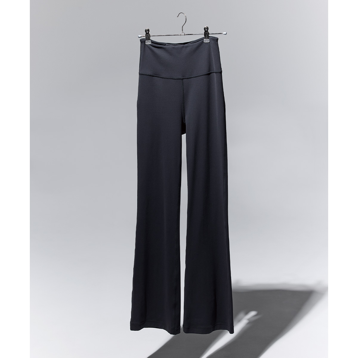 lululemonのフレアレギンス