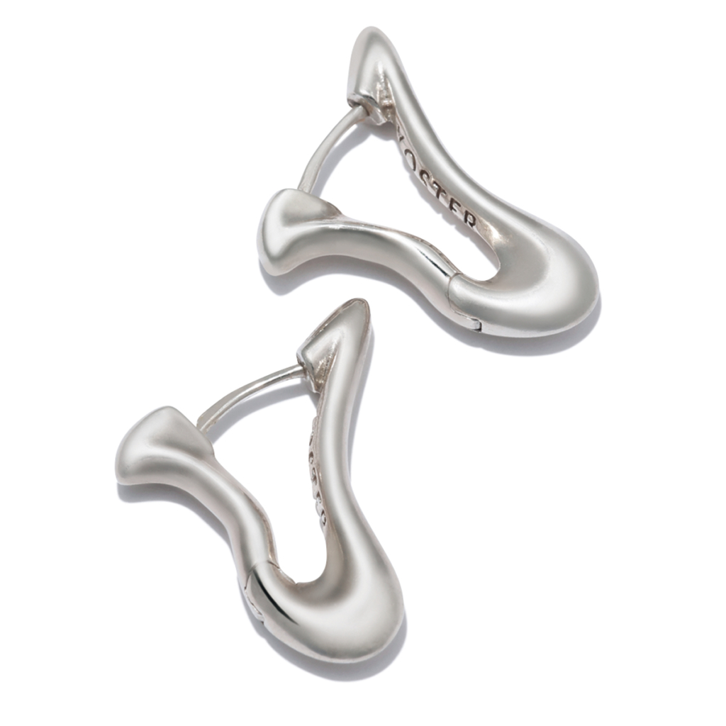 デザイン性のあるシルバーピアス