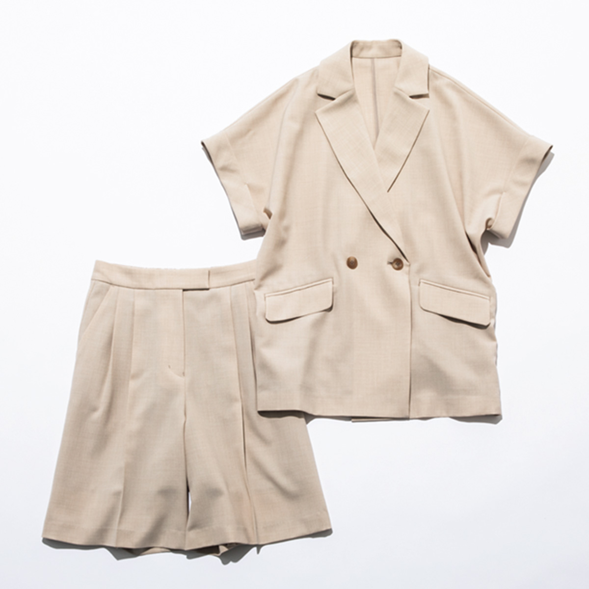 N. Natural Beauty Basic*の半袖ジャケットとショーパンのセットアップ