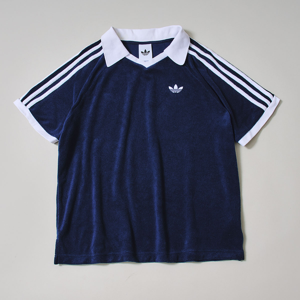 adidas Originalsのトップス