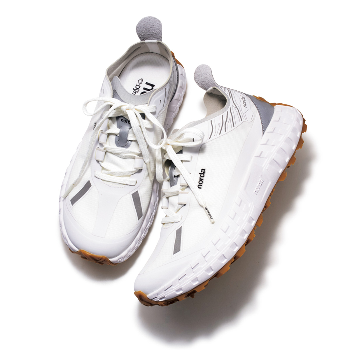 スニーカー「NORDA 001A White Gum」