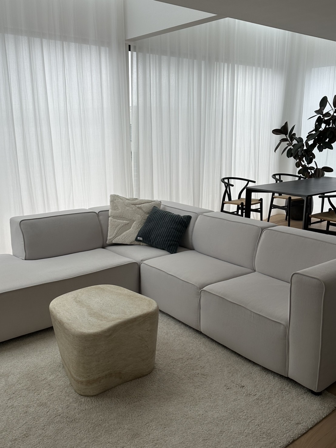 BoConceptのソファを置いた部屋の風景