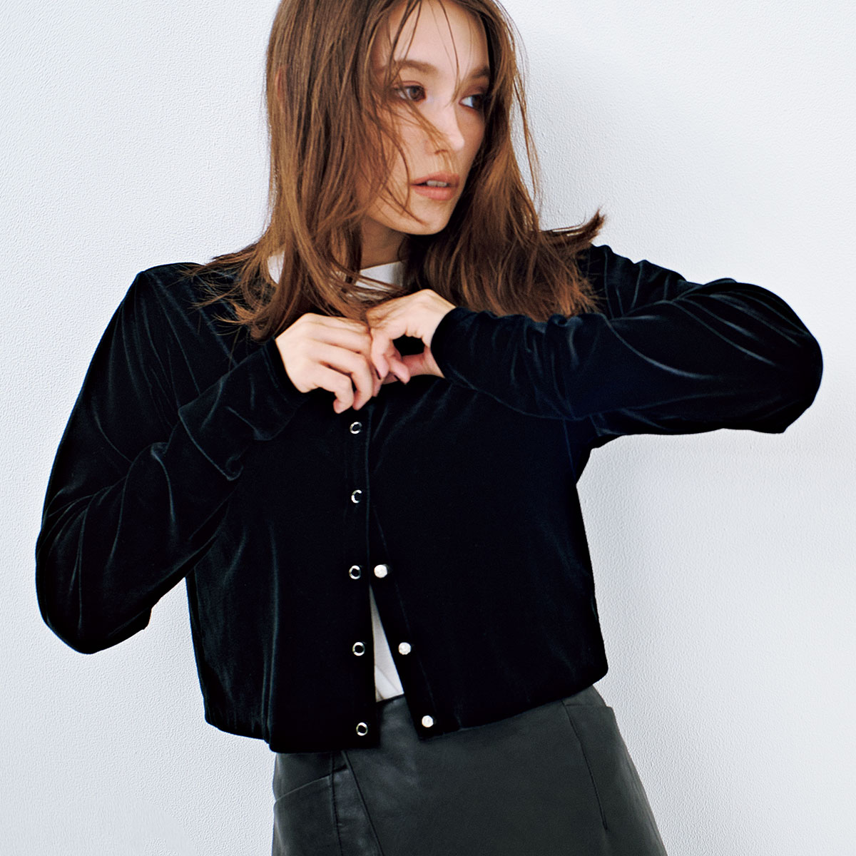 HER.のベロアカーディガン