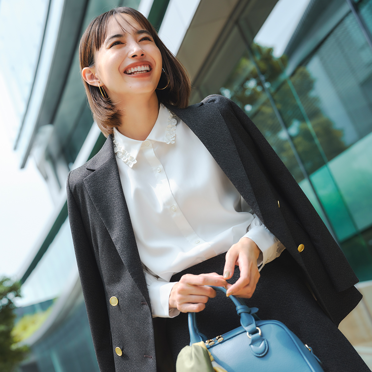 井桁弘恵さんが着こなす、〝素敵な先輩〟になれる秋の通勤コーデ【8選】